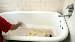 浴室の水アカを2分で落とす方法:決め手はキッチンにある