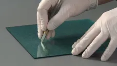 高価な工具不要・欠けずに一発でガラスをまっすぐ切る方法