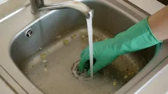 錠剤1粒とお湯だけで、詰まりが自然に解消：簡単な主婦の裏ワザ